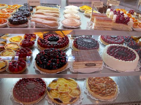 Great shop for cakes and pastries .